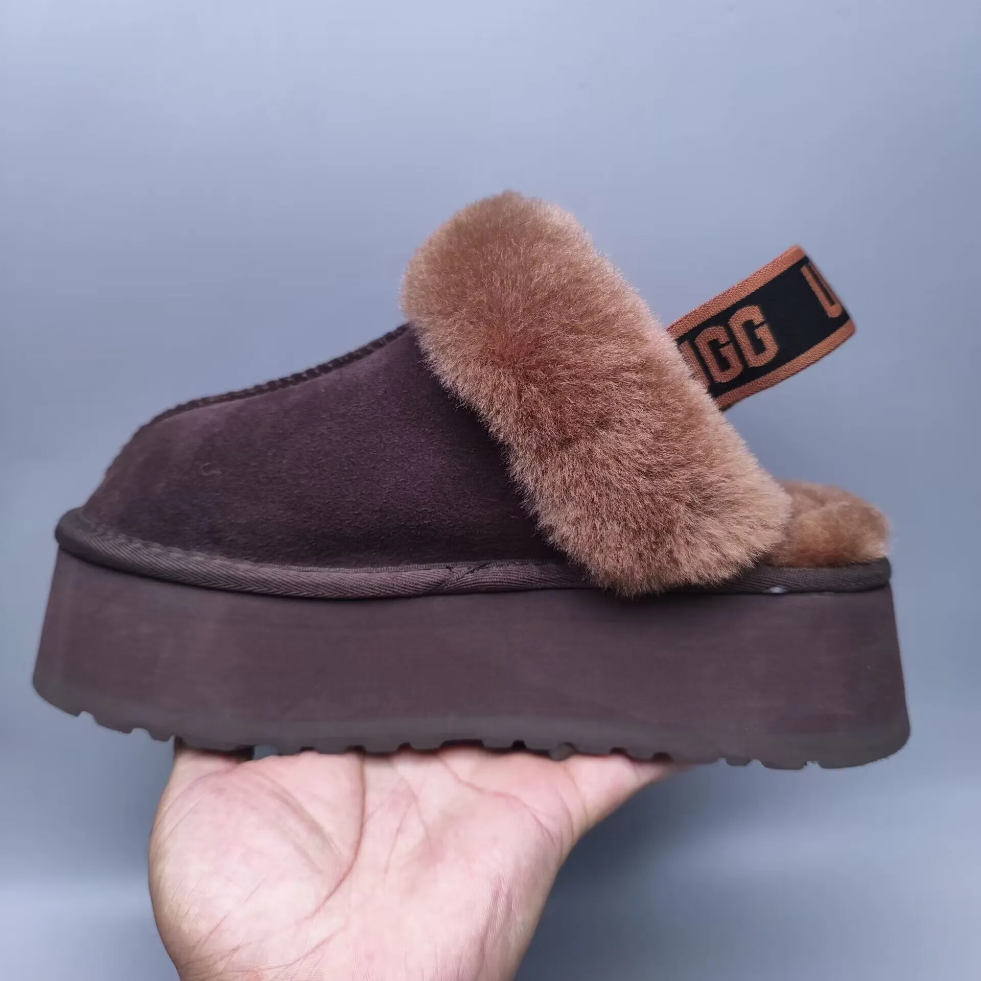 💰 480 UGG sheepskin all-in-one snow boots. The official website recommends 3474 5-layer 5 cm thick-soled slippers. Color: chocolate, mustard, black, gray, maroon, dusk pink. Size: 35-41.